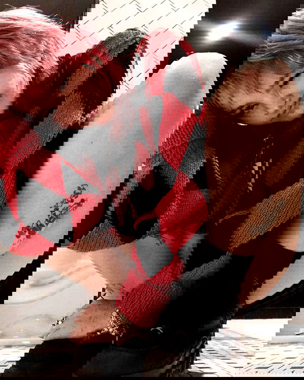 _femalien image ~ Altpins