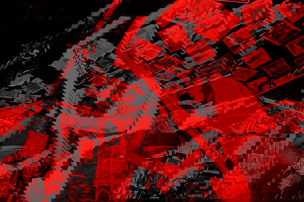 _femalien image ~ Altpins