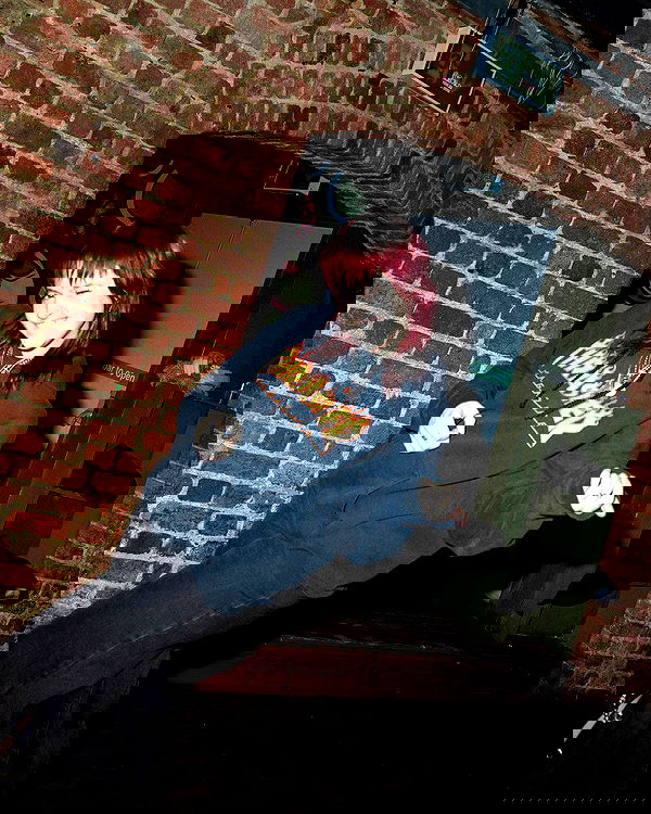 _femalien image ~ Altpins