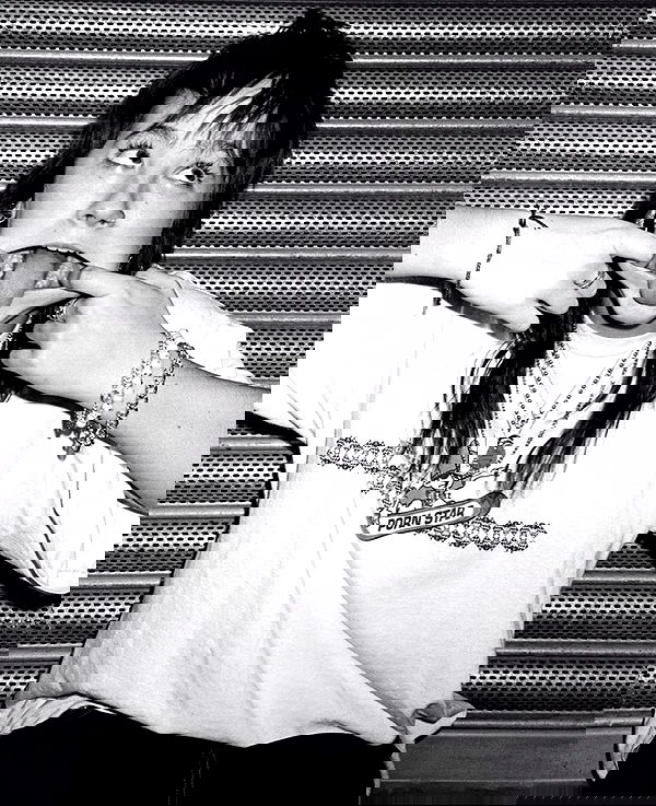 _femalien image ~ Altpins