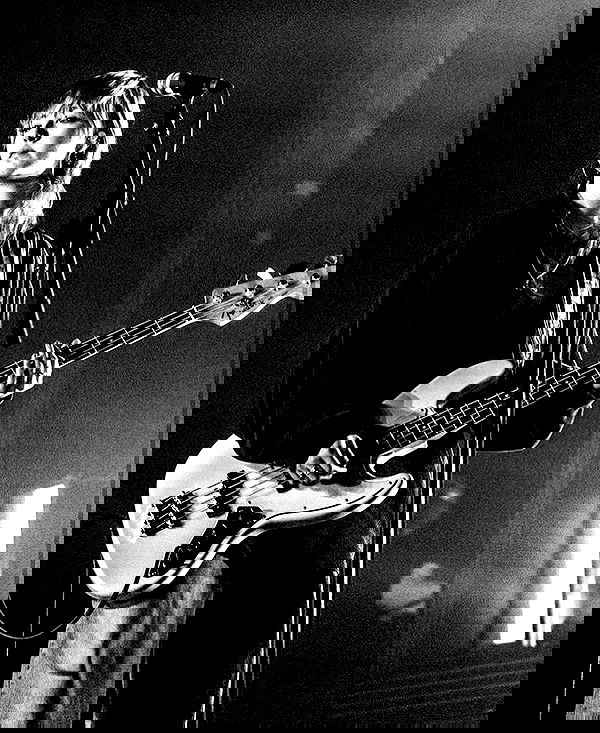 _femalien image ~ Altpins