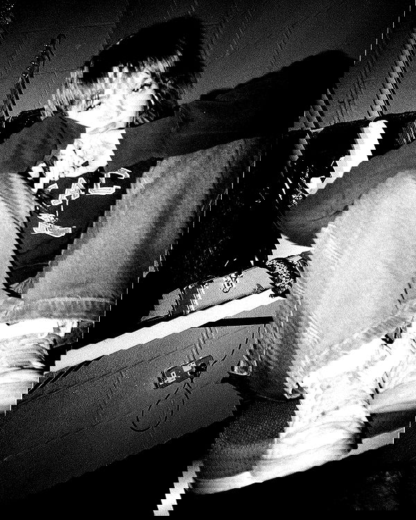 _femalien image ~ Altpins