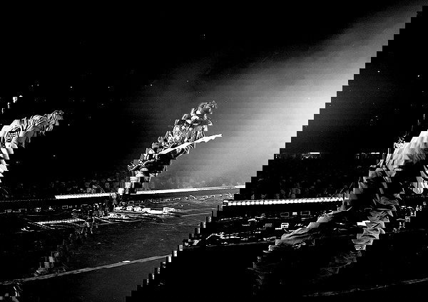 _femalien image ~ Altpins