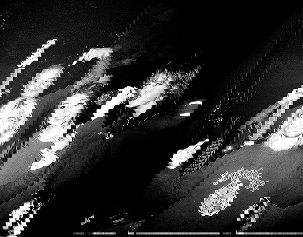 _femalien image ~ Altpins