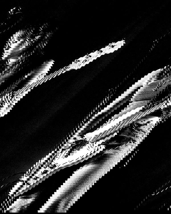 _femalien image ~ Altpins