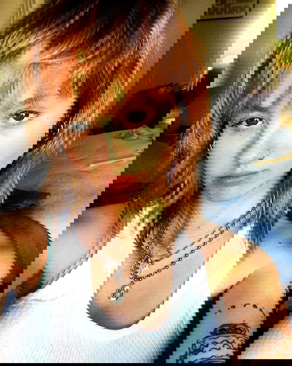 _femalien image ~ Altpins