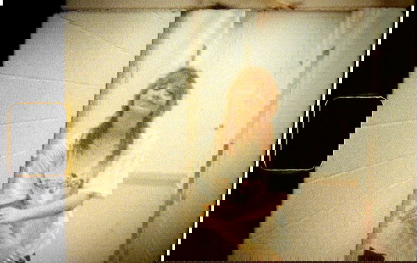 _femalien image ~ Altpins