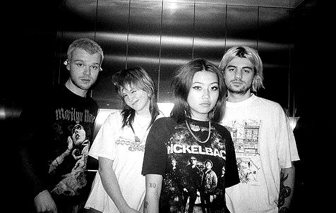 _femalien image ~ Altpins