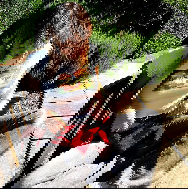 _femalien image ~ Altpins