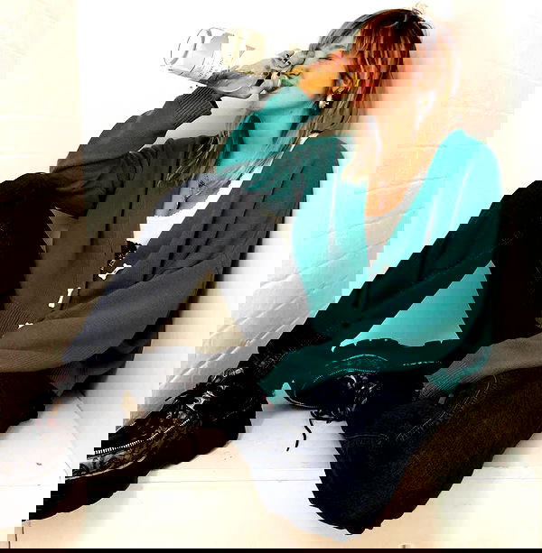 _femalien image ~ Altpins