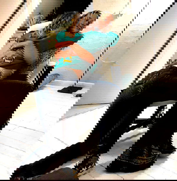 _femalien image ~ Altpins