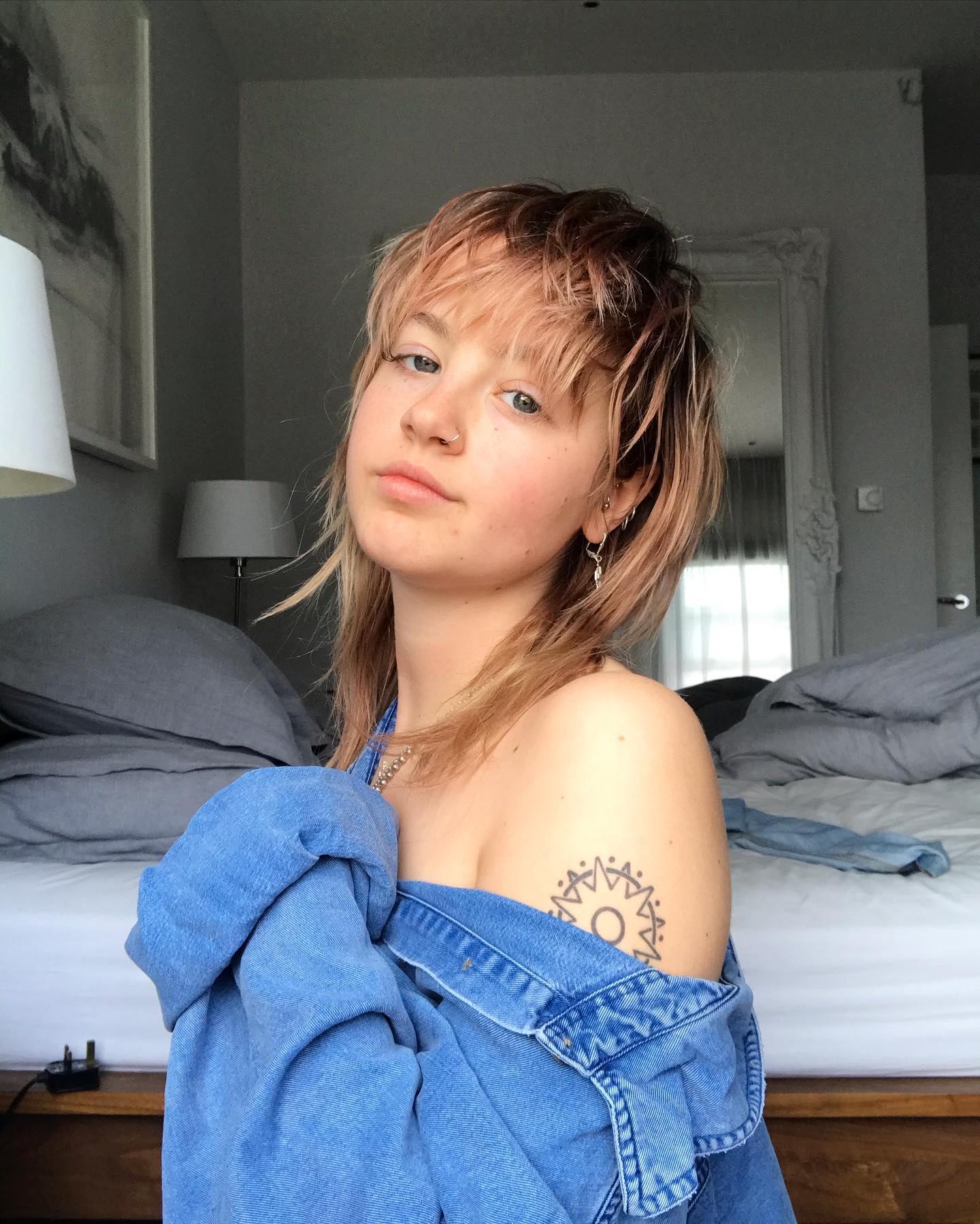 _femalien instagram image archive image