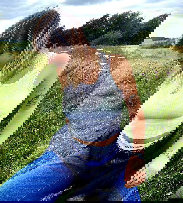 _femalien image ~ Altpins