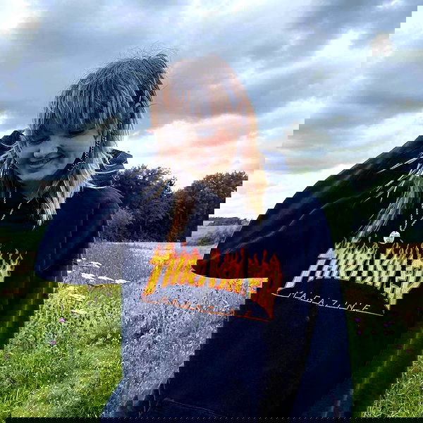 _femalien image ~ Altpins