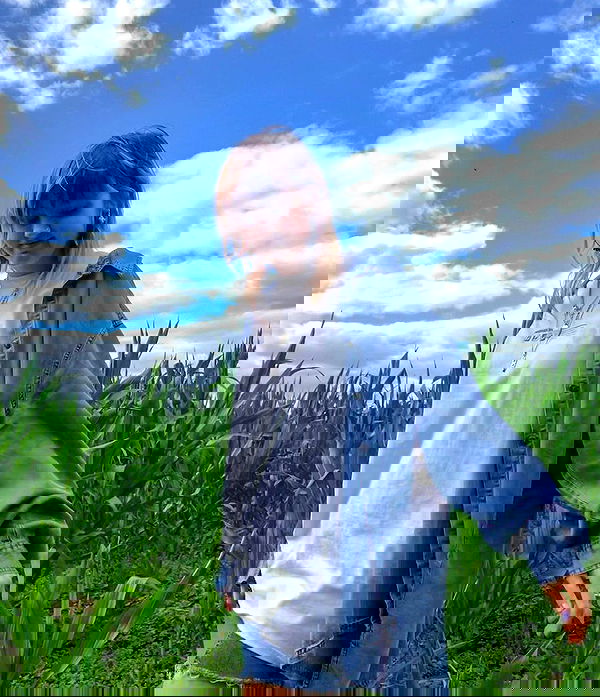 _femalien image ~ Altpins