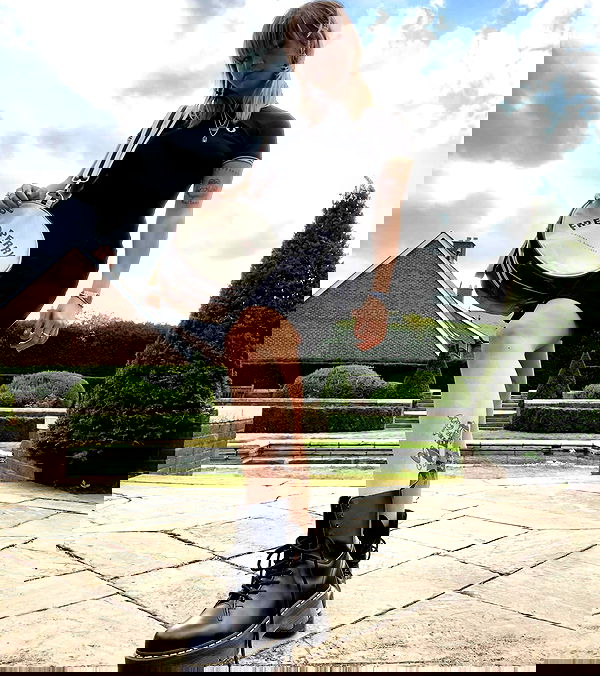 _femalien image ~ Altpins