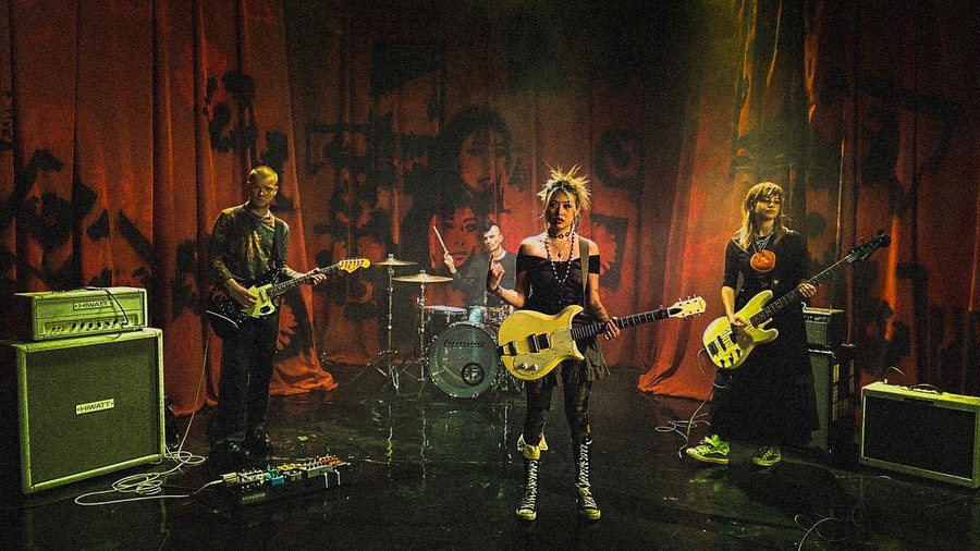 _femalien instagram image archive image