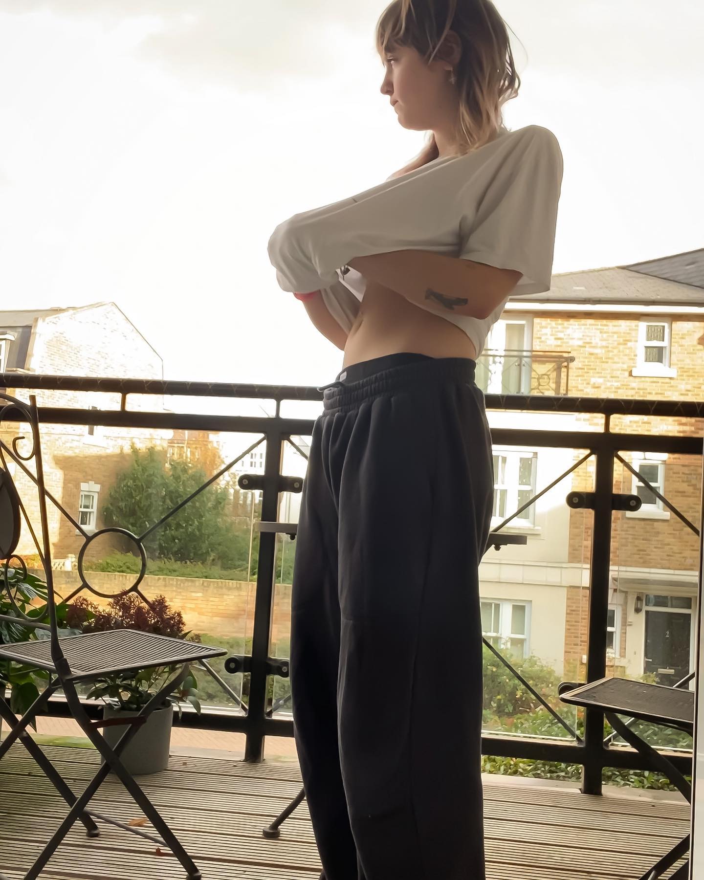 _femalien instagram image archive image