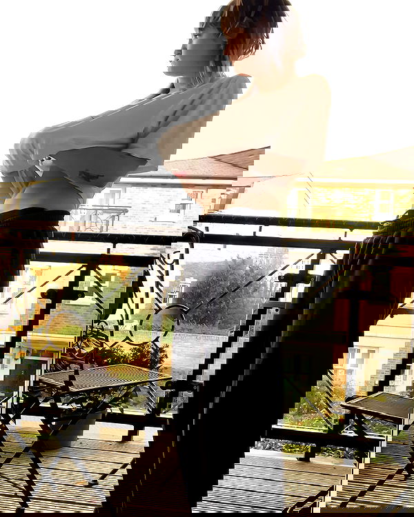 _femalien image ~ Altpins