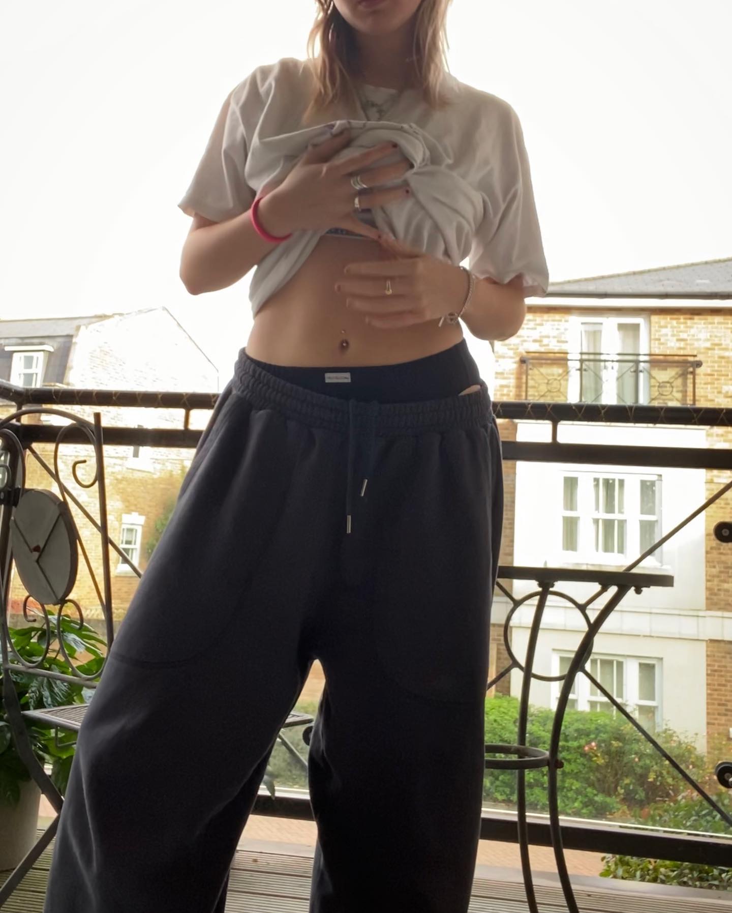 _femalien instagram image archive image