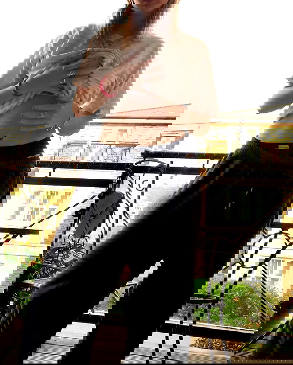 _femalien image ~ Altpins