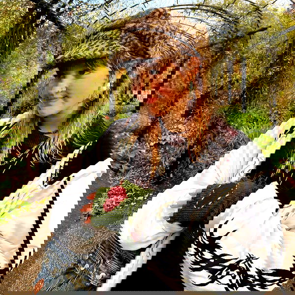 _femalien image ~ Altpins