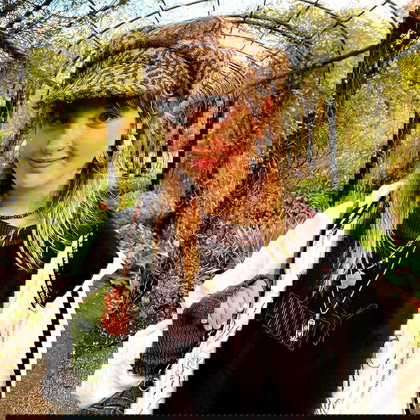 _femalien image ~ Altpins