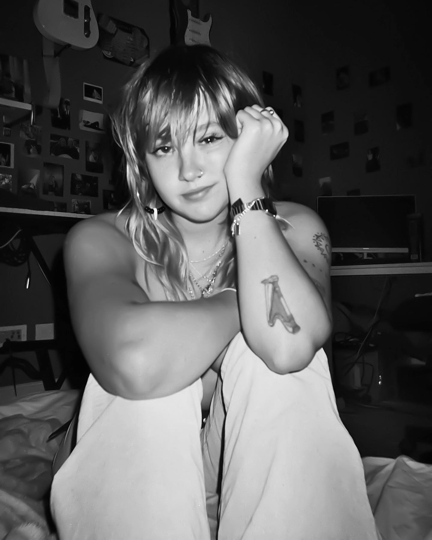 _femalien instagram image archive image