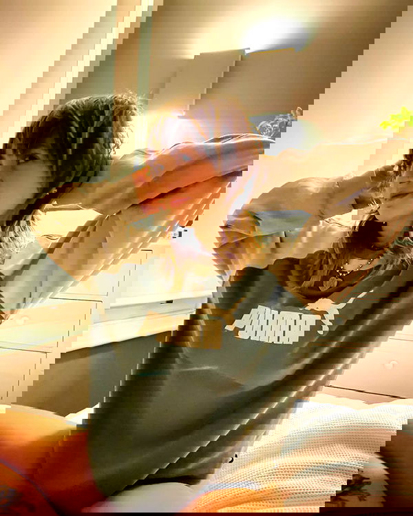 _femalien image ~ Altpins