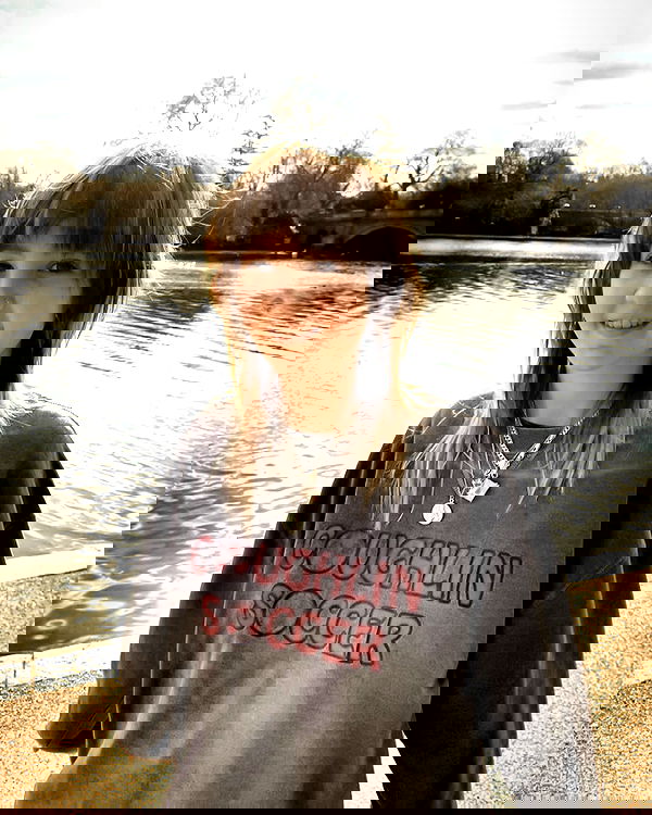 _femalien image ~ Altpins