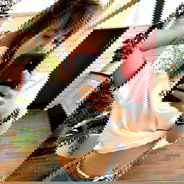 _femalien image ~ Altpins