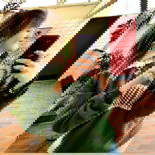 _femalien image ~ Altpins