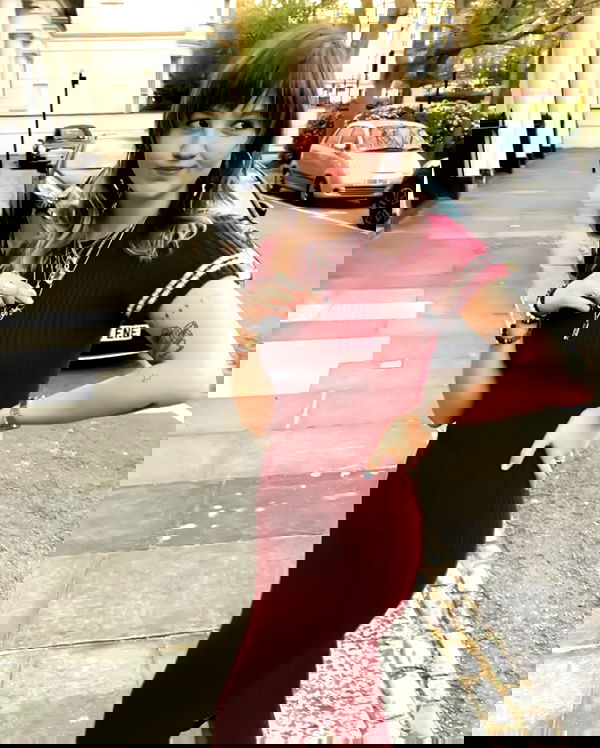 _femalien image ~ Altpins