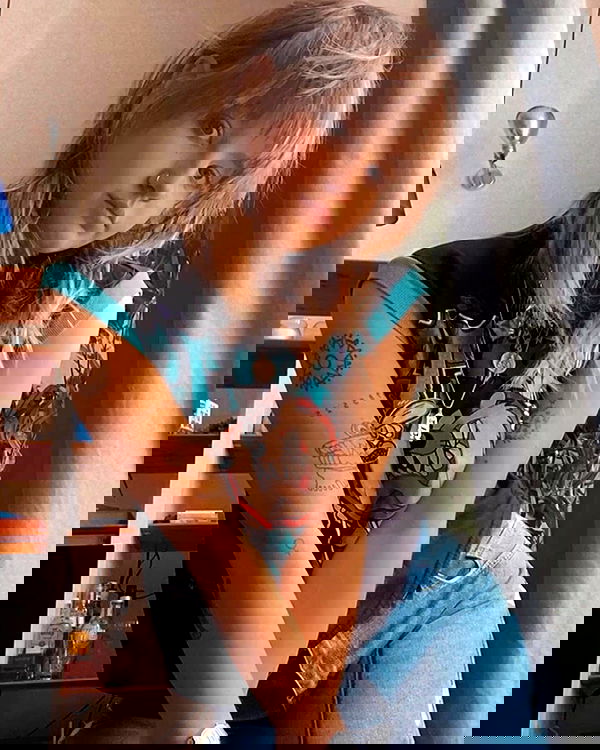 _femalien image ~ Altpins