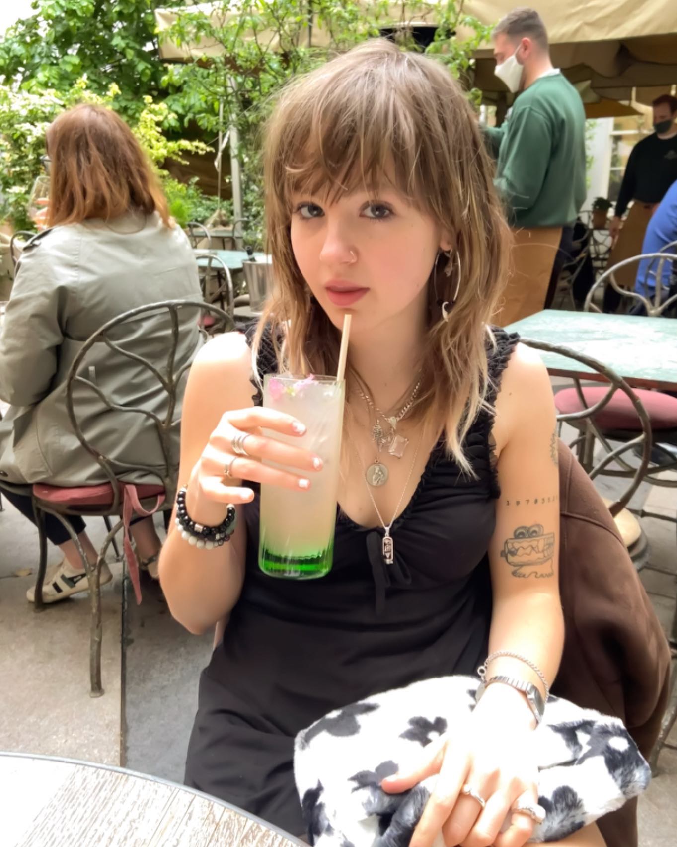 _femalien instagram image archive image