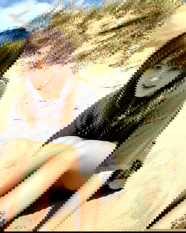 _femalien image ~ Altpins