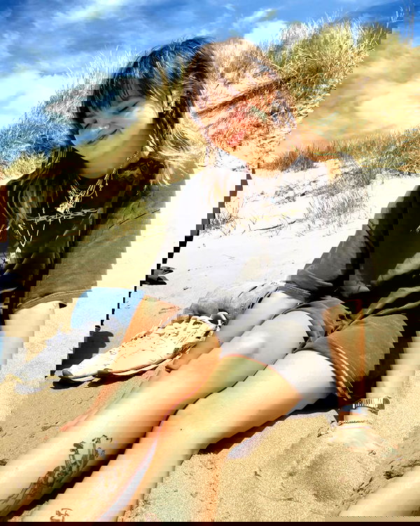 _femalien image ~ Altpins