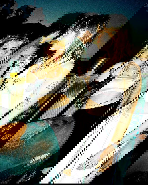 _femalien image ~ Altpins