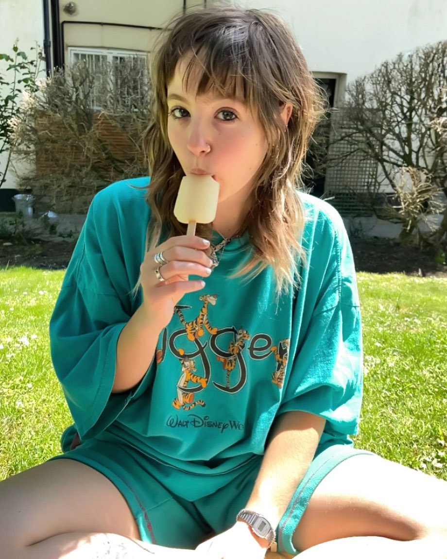 _femalien instagram image archive image