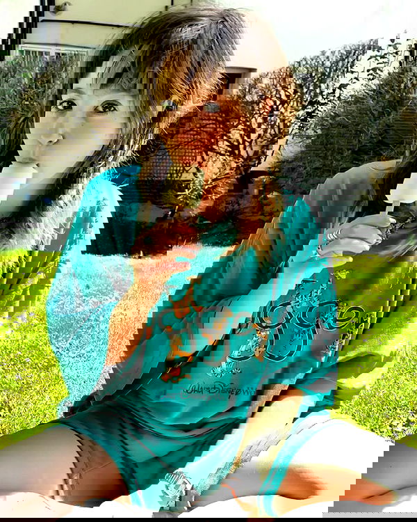 _femalien image ~ Altpins