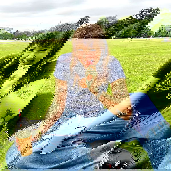 _femalien image ~ Altpins