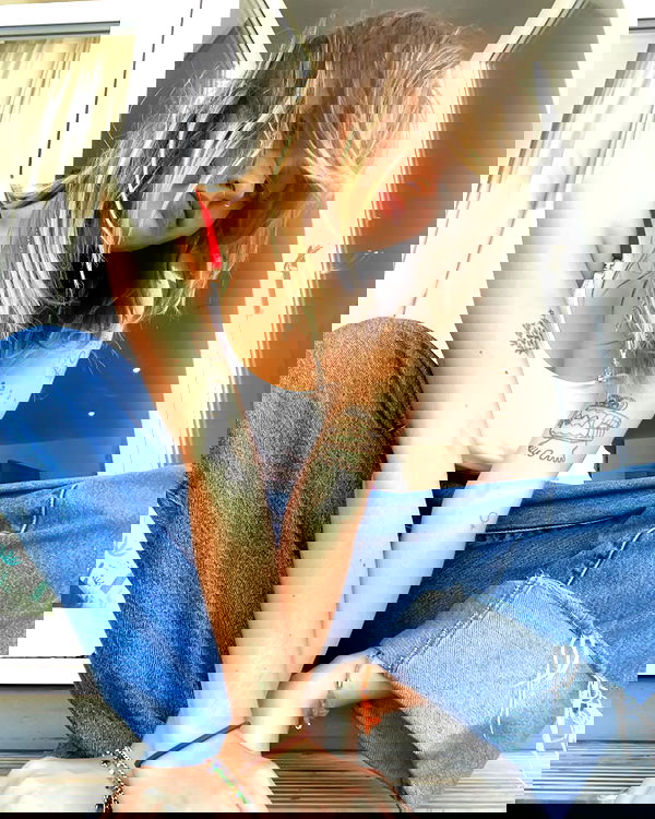 _femalien image ~ Altpins