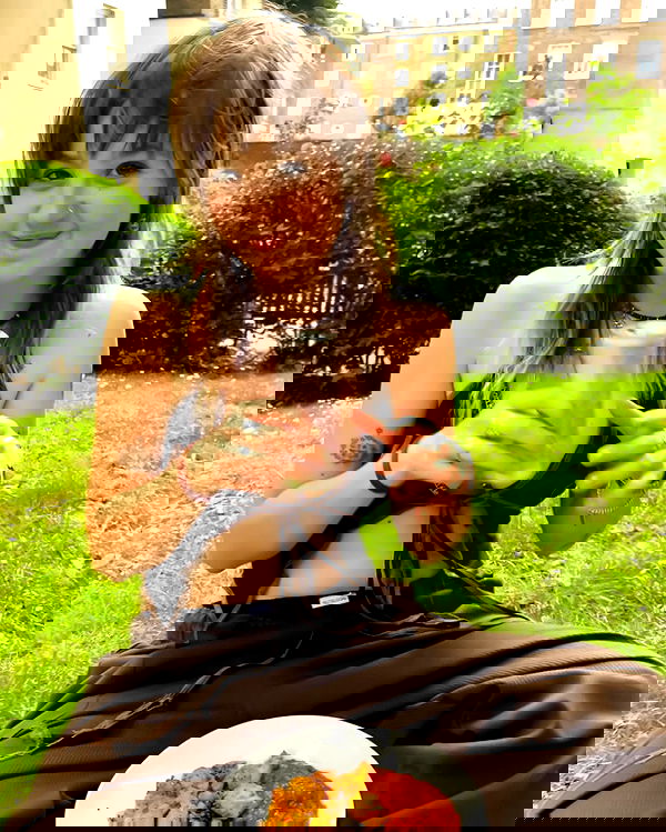 _femalien image ~ Altpins