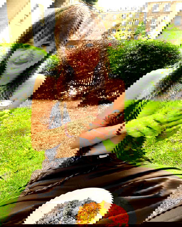 _femalien image ~ Altpins