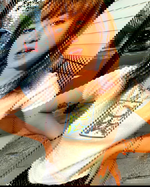 _femalien image ~ Altpins