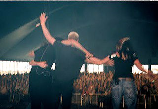 _femalien image ~ Altpins