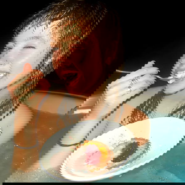 _femalien image ~ Altpins