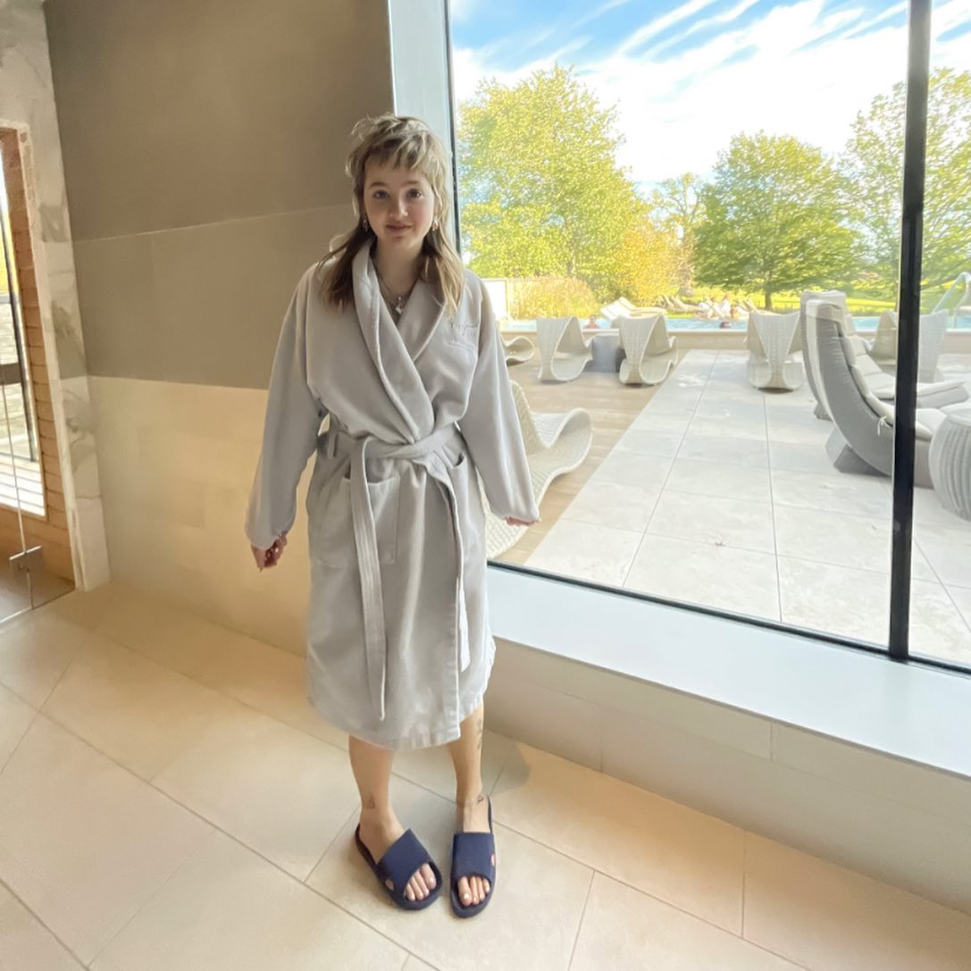 _femalien instagram image archive image