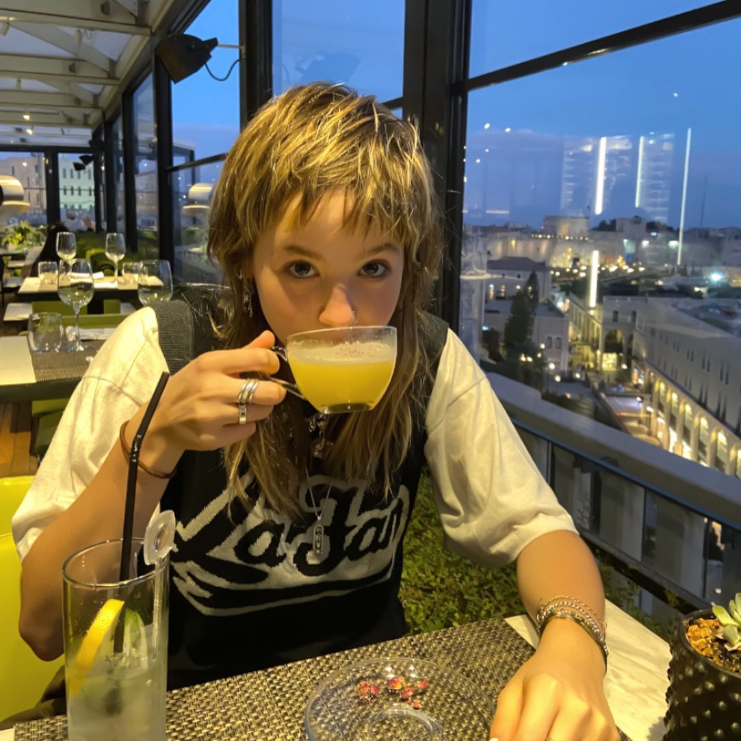 _femalien instagram image archive image