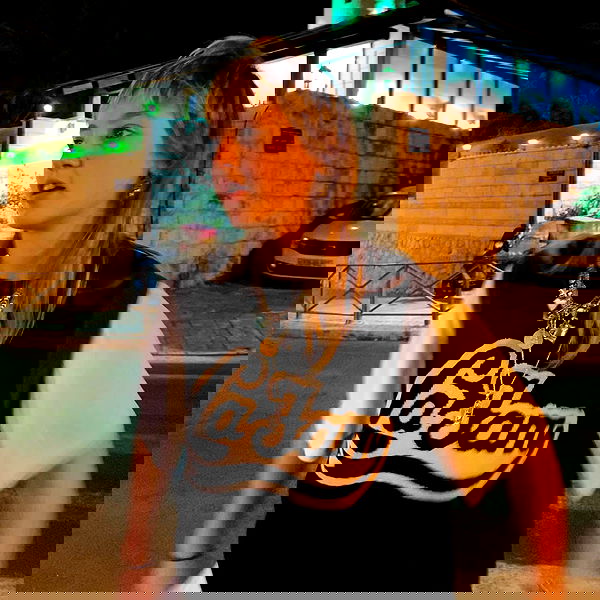 _femalien image ~ Altpins